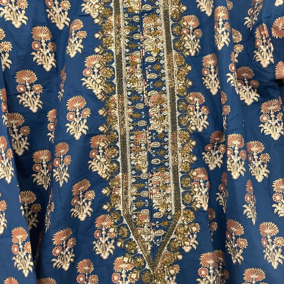 Alkaram Studio Pakistani 3pc - Picture 4 of 6